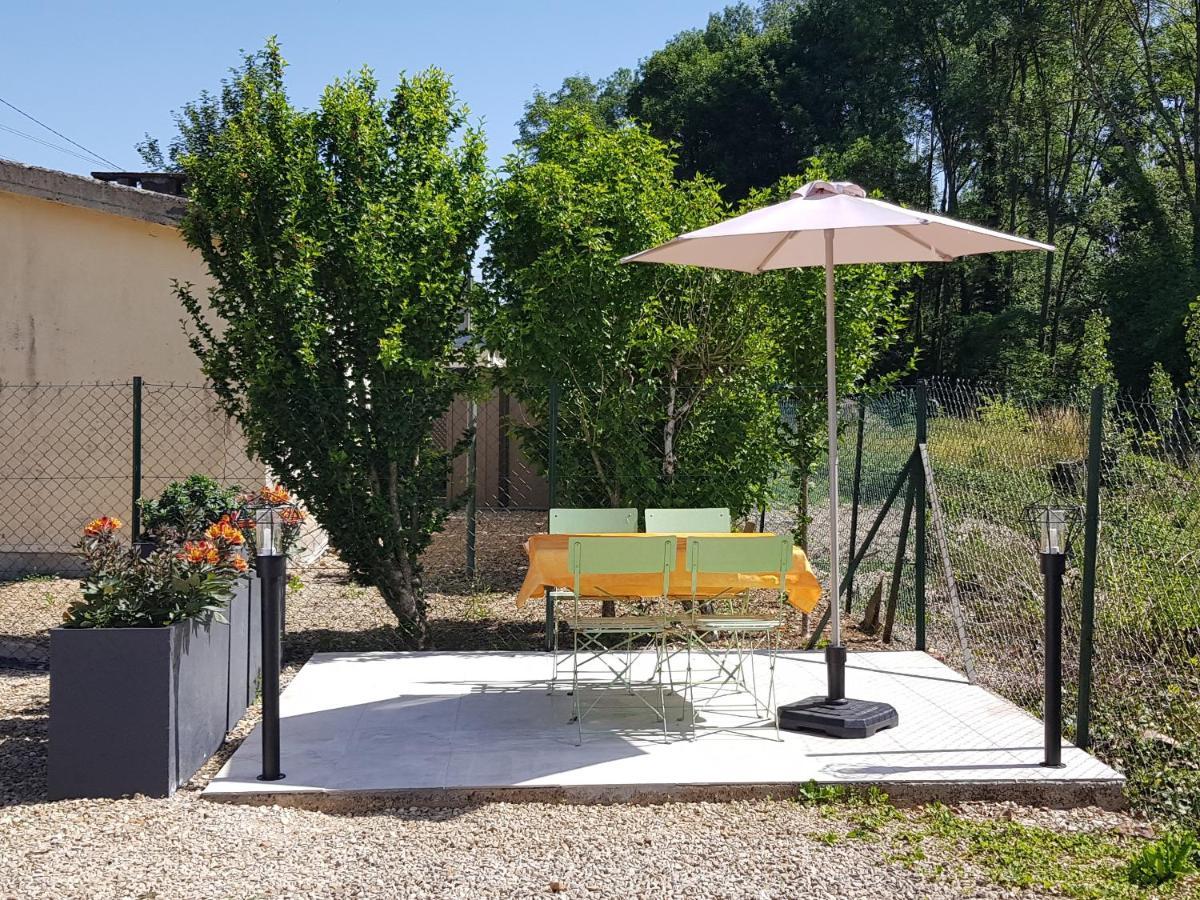 Agreable Petite Maison Proche Joigny Chamvres المظهر الخارجي الصورة